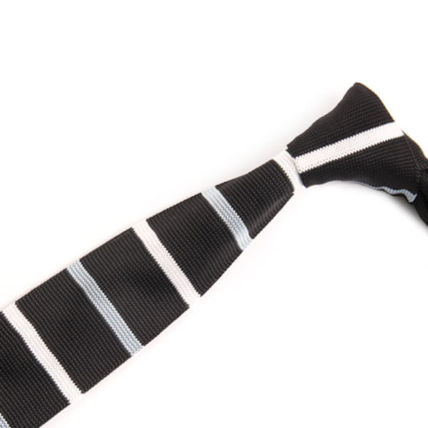 黒-白-灰-縞柄-ニット-ネクタイ-ニットタイプ-全長-約141cm-剣幅-約5cm-クール系-清涼感-男女-祝-おしゃれ-かわいい-結婚式-カジュアル-シンプル-スーツ-人気-プレゼント-ギフト-入園式-入学式-成人式