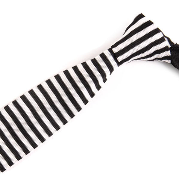 黒-白-縞柄-ニット-ネクタイ-ニットタイプ-全長-約141cm-剣幅-約5cm-クール系-清涼感-男女-祝-おしゃれ-かわいい-結婚式-カジュアル-シンプル-スーツ-人気-プレゼント-ギフト-入園式-入学式-成人式