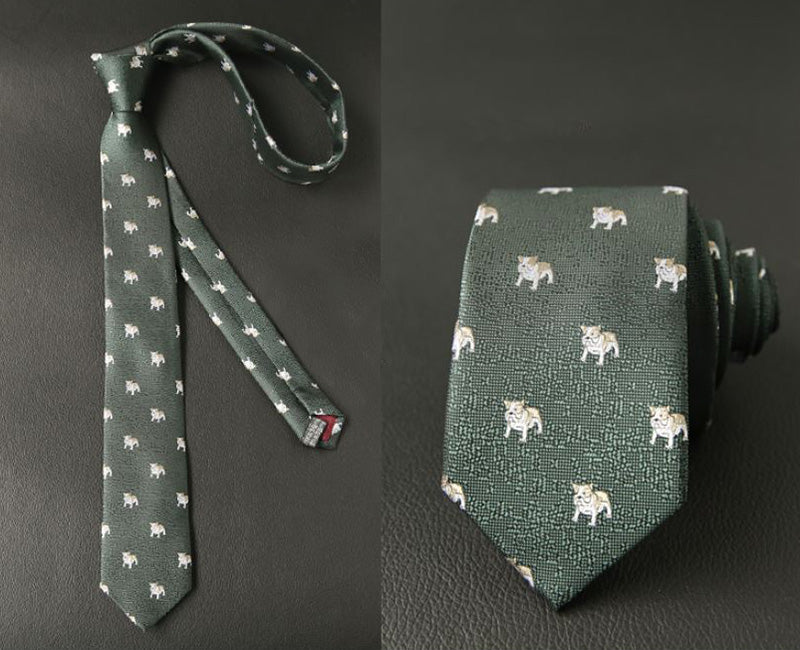 ダークグリーン生地-ブルドック-刺繍-動物-ペット-犬-ネクタイ-ポリエステル-全長-約-145cm-剣幅-約-6cm-おしゃれ-かわいい-結婚式-カジュアル-シンプル-スーツ-人気-プレゼント-ギフト-春-成人式