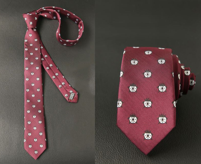 レッドワイン生地-てんとう虫-昆虫-刺繍-可愛い-ネクタイ-ポリエステル-全長-約-145cm-剣幅-約-6cm-おしゃれ-かわいい-結婚式-カジュアル-シンプル-スーツ-人気-プレゼント-ギフト-春-成人式
