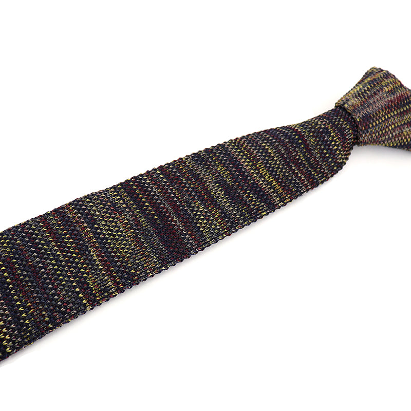 2020-秋色-流行-クラシック-カラー-ネイビー-ニット-ネクタイ-紺-灰-黄-赤-ざっくり-カギ網