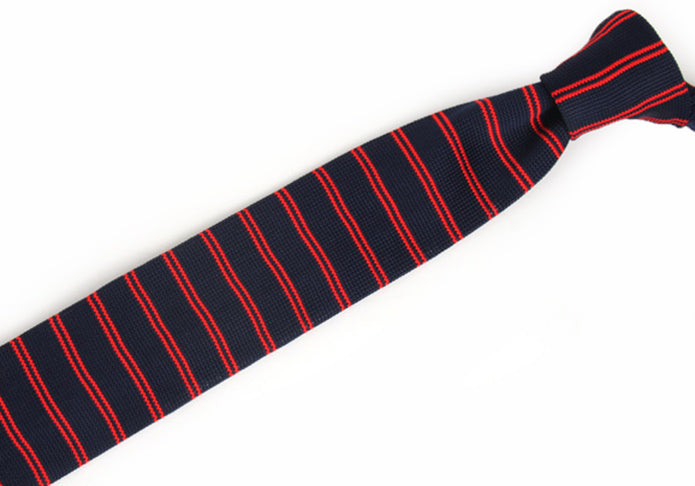 紺ベース-赤-ストライプ柄-ニットタイ-メリヤス編み-スッキリタイプ-スタイリッシュ系-シンプル-クール-男女-祝-おしゃれ-かわいい-結婚式-カジュアル-スーツ-人気-プレゼント-ギフト-入園式-入学式-成人式
