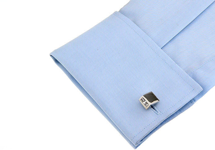 楔形-ハイレベル-デザイン-白色-カフスボタン-銀色系-男女-カフリングス-営業マン-おしゃれ-かわいい-結婚式-カジュアル-シンプル-スーツ-人気-プレゼント-ギフト-入園式-入学式-成人式