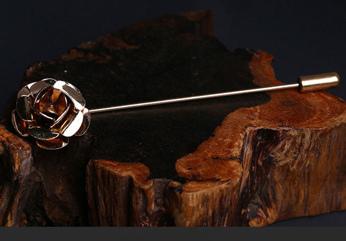 薔薇-の-スーツ-アクセ-金色-ラペルピン-おしゃれ-かわいい-プレゼント-高級感-メンズ-お礼-ギフト-アクセサリ