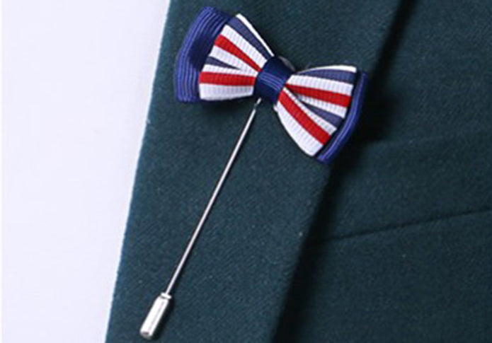 イギリス-カラー-リボン-スーツ-アクセ-銀色-ラペルピン-おしゃれ-かわいい-プレゼント-高級感-メンズ-お礼-ギフト-アクセサリ