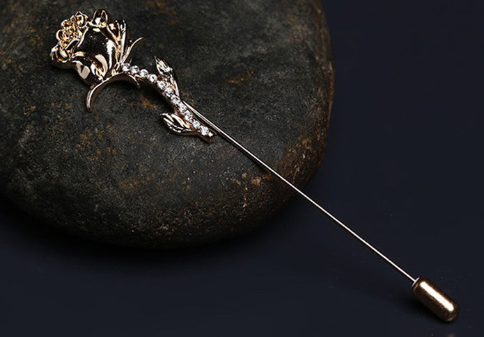 薔薇-モチーフ-きらきら-スーツ-アクセ-金色-ラペルピン-おしゃれ-かわいい-プレゼント-高級感-メンズ-お礼-ギフト-アクセサリ