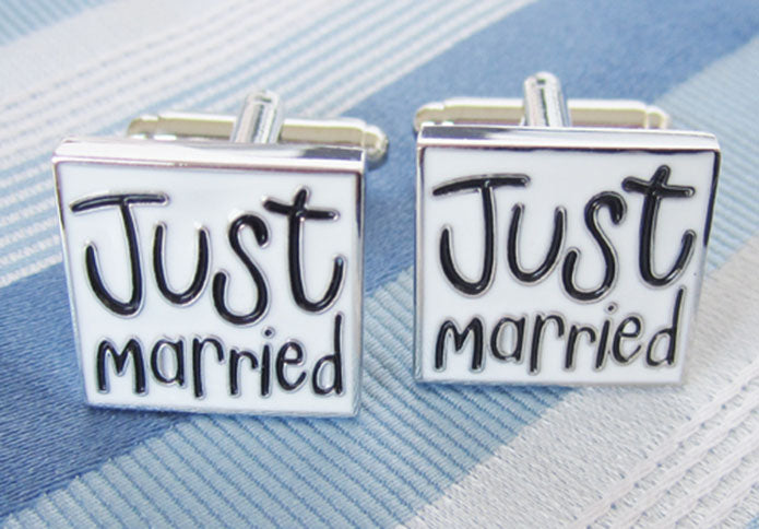 結婚-しました-結婚式-ピッタリカフス-色-白-カフスボタン-ホワイト-おしゃれ-男女-カフリングス-メッセージ-プレゼント-大人気-成人式-結婚式-カフス専門店