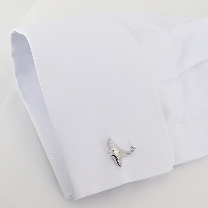 華麗に泳ぐ-エイ-色-シルバー-立体カフス-おしゃれ-魚-生き物-人気-プレゼント-成人式-結婚式-カフス専門店-男女-おすすめ-おしゃれ-男女-かわいい-結婚式-スーツ-人気-カフリングス-プレゼント-ギフト-入園式-入学式-成人式