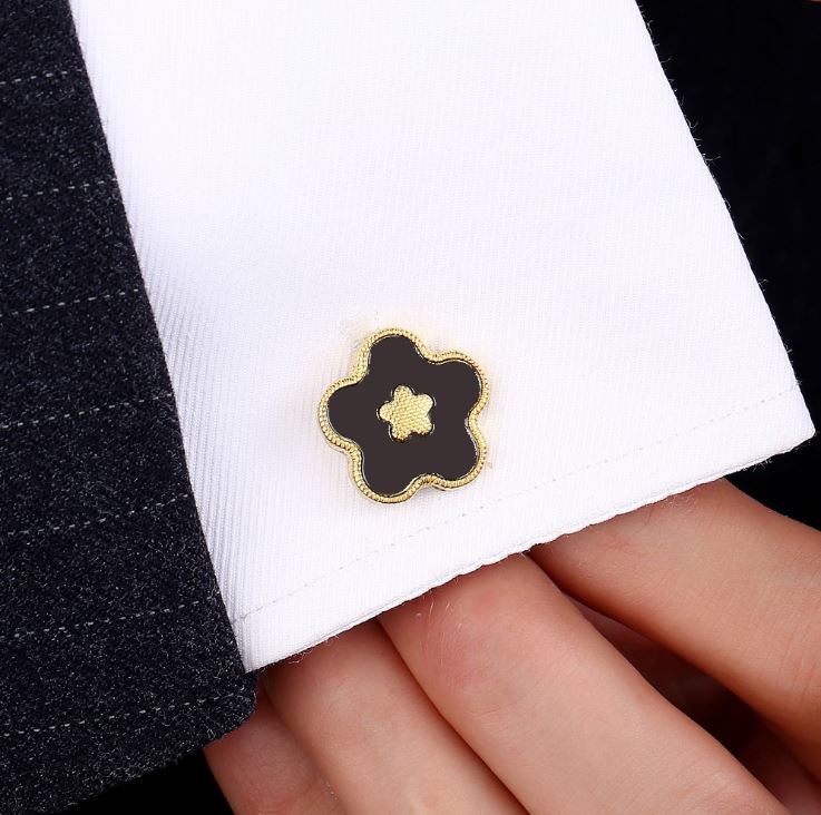 ワンポイント-に-輝く-黒い花-びら-色-ブラック-ゴールド-花カフス