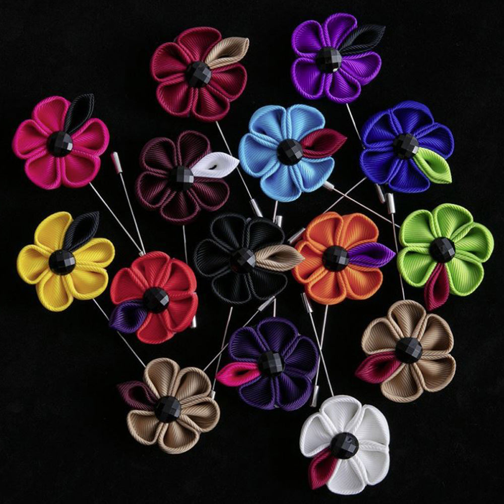 紫色に黒のワンポイト-お花のラベルピン-紫色-工芸-コサージュ-ブローチ-男女-プレゼント-おしゃれ-スーツ