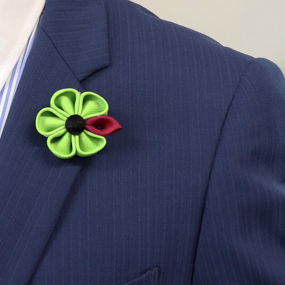 緑色いお花のラベルピン-緑-色-工芸-コサージュ-ブローチ-男女-プレゼント-おしゃれ-スーツ