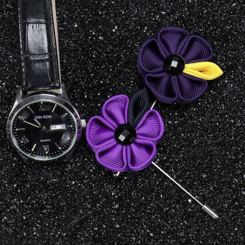 紫色に黒のワンポイト-お花のラベルピン-紫色-工芸-コサージュ-ブローチ-男女-プレゼント-おしゃれ-スーツ