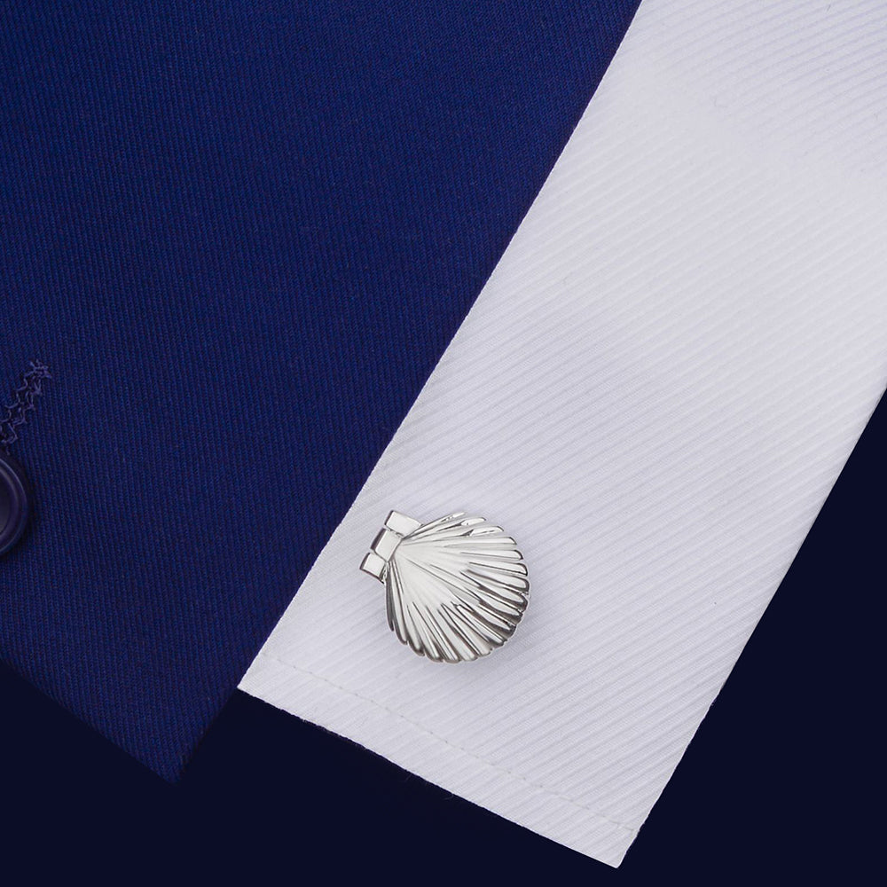 貝殻 カフスボタン 中には真珠が☆ シルバー 男女 おしゃれ エレガント プレゼント ギフト 大人気 個性 成人式 卒業式 結婚式 カフス専門店 開閉可能