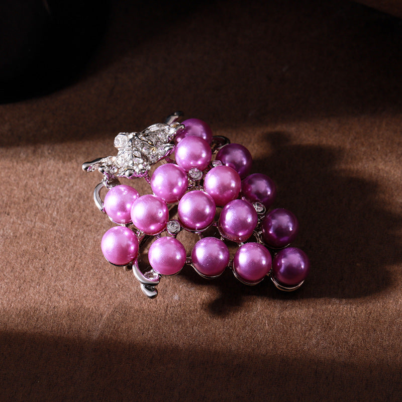 ブドウ ブローチ クリスタル フルーツ ファッション コサージュ ピン エレガント 可愛い おしゃれ アクセサリー プレゼント 贈り物 メンズ レディース 子供 ジュエリー カフス専門店