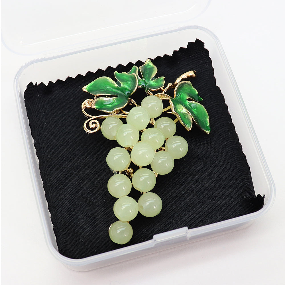 ぶどう ブローチ 葡萄 グリーン フルーツ 果物 ゴールドカラー 大ぶり ナチュラル 上品 華やか アクセサリー バッグ 帽子 ストール プレゼント ギフト