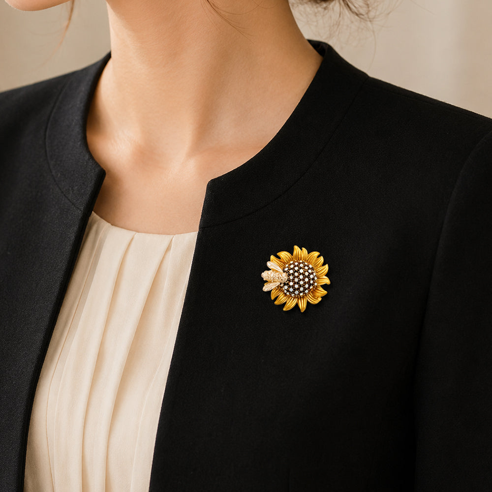 ひまわり 蜂 ブローチ ペンダント 2WAY ゴールド フラワー 花 ビジュー ミツバチ アクセサリー おしゃれ かわいい バッグ 帽子 ストール プレゼント ギフト