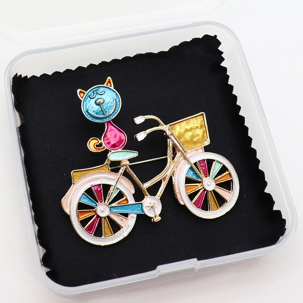 猫と 自転車 ブローチ ペンダント 2WAY ネコ かわいい アニマル アクセサリー サイクリング カラフル バッグ 帽子 ストール ギフト プレゼント 猫好き