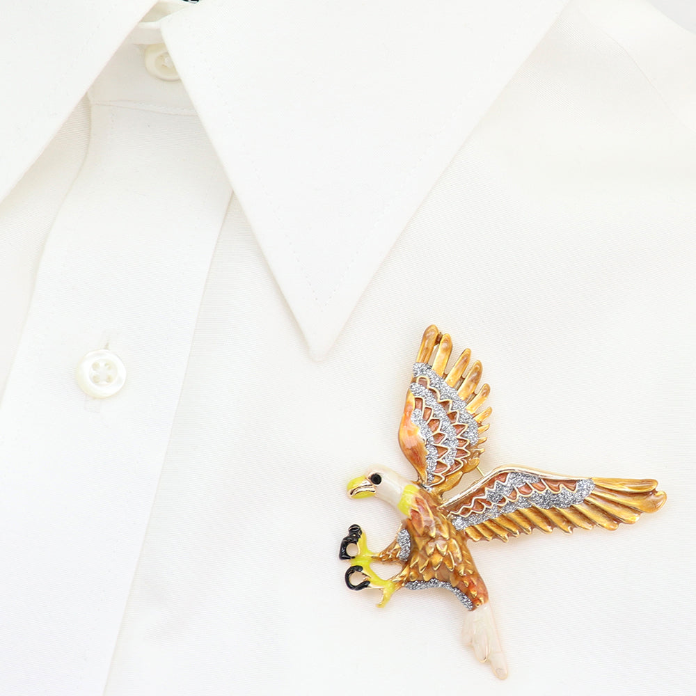 タカ ブローチ 鷹 猛禽類 鳥 羽 翼 羽ばたき ゴールド アクセサリー 個性的 かっこいい おしゃれ バッグ 帽子 ストール プレゼント ギフト